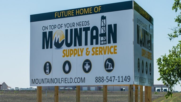 Choosing the Right Outdoor Sign Material: Wood, MDO, and What Works in San Antonio