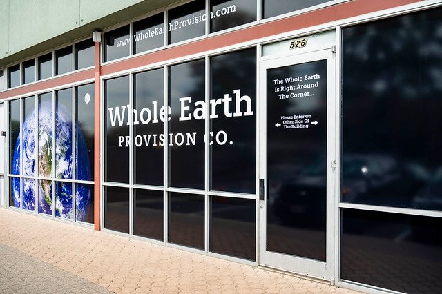 How to Customize Your Storefront Signs to Attract More Customers